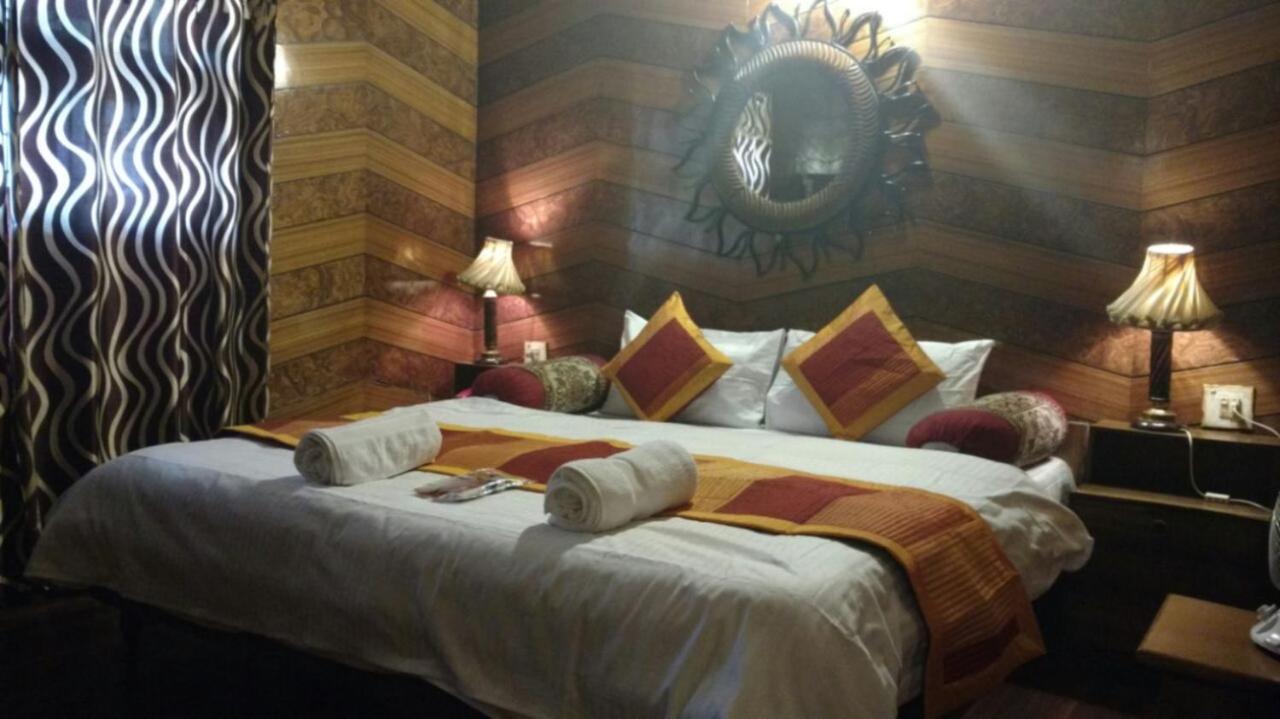 Goroomgo Ankur Lake View Mall Road Nainital - Prime Location With Luxury Room 外观 照片