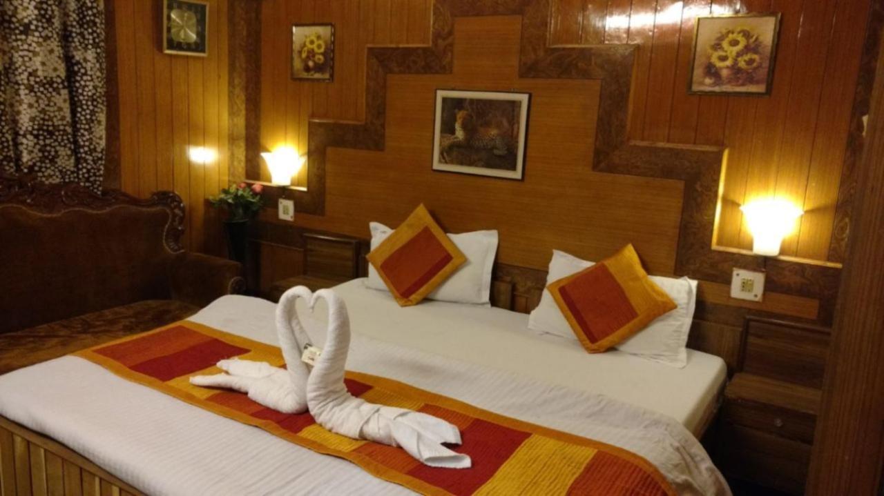 Goroomgo Ankur Lake View Mall Road Nainital - Prime Location With Luxury Room 外观 照片
